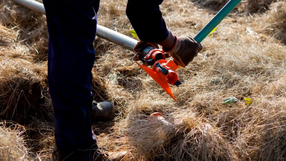 Afriq Water Quick Coupling Female and Male Head Clipping together